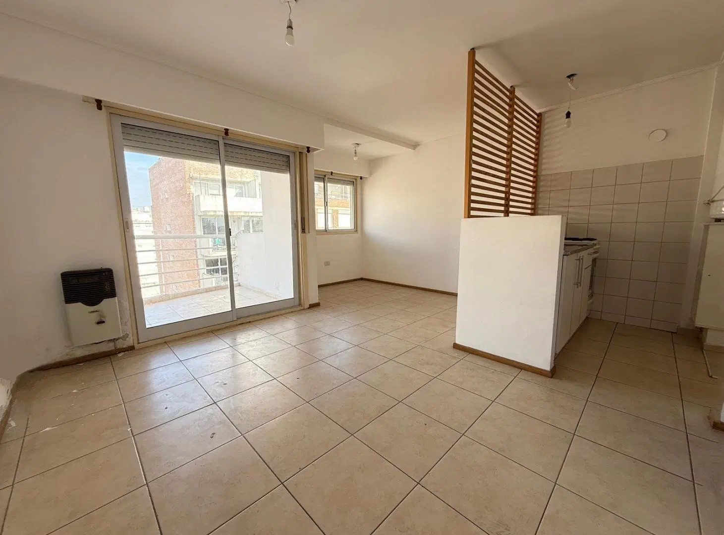 Monoambiente divisible con balcón terraza. Piso alto. Excelente ubicación 5