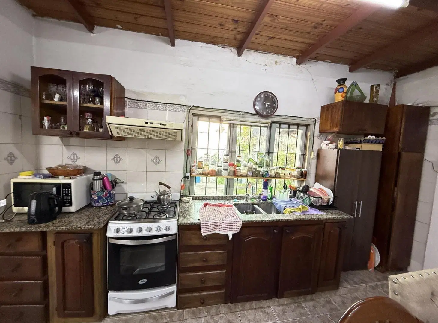 2 casas. Patio. Cochera. Amplios ambientes 2