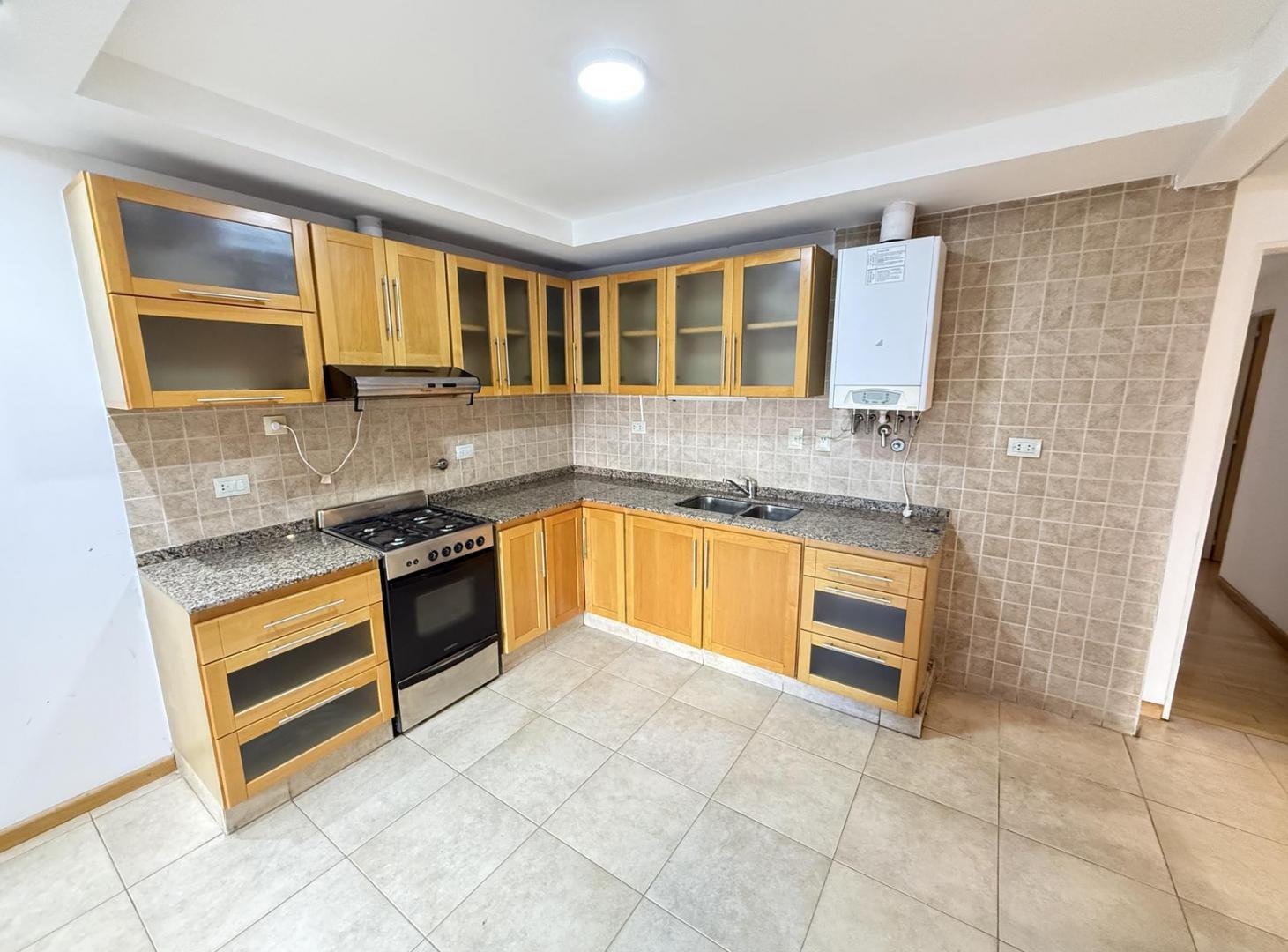 Foto de Semipiso amplísimo en inmejorable ubicación. Doble balcón. Cochera, imagen 5