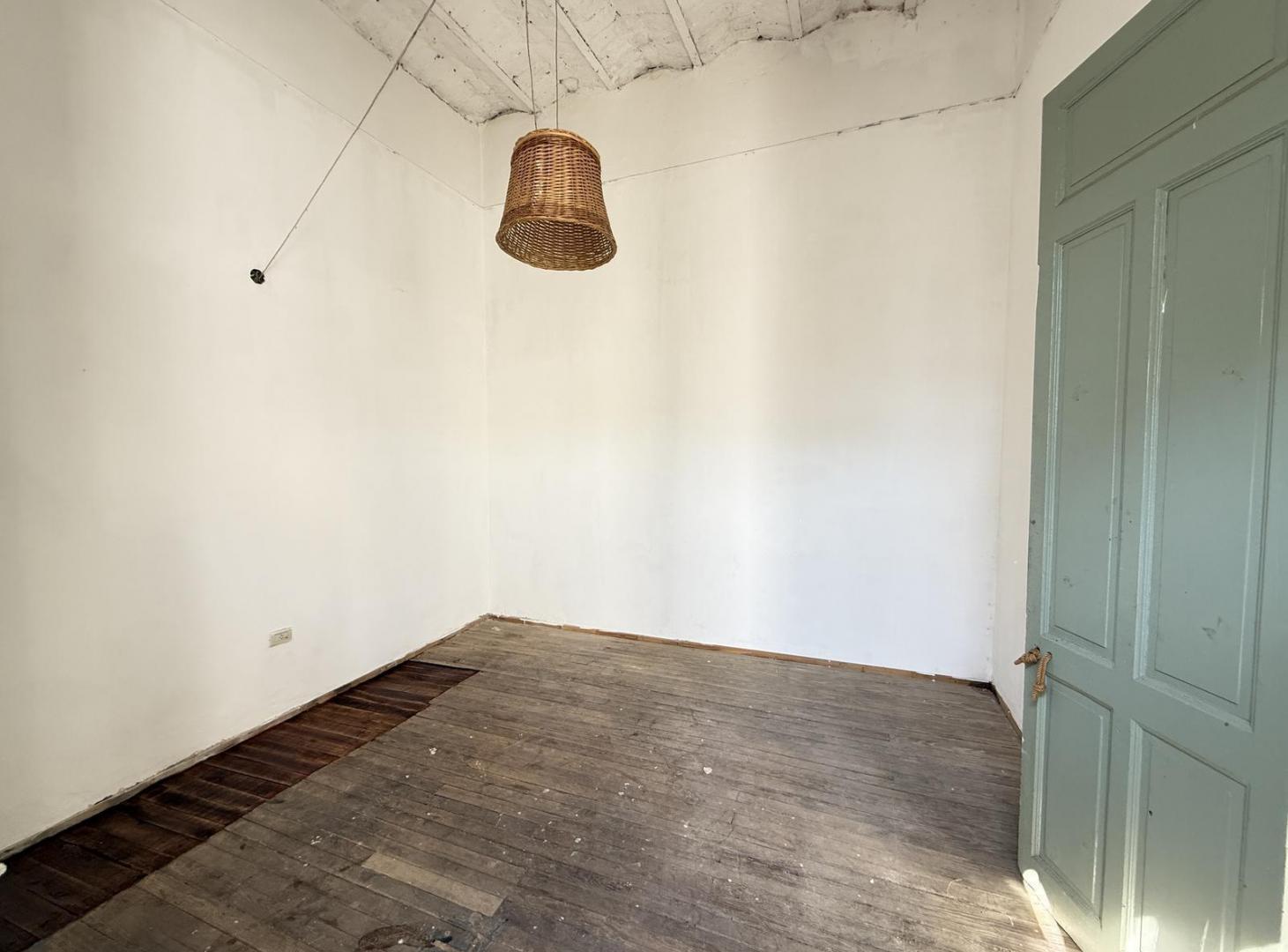 Foto de Depto pasillo. 2 habitaciones. Patio. Comodin. Sin expensas, imagen 2