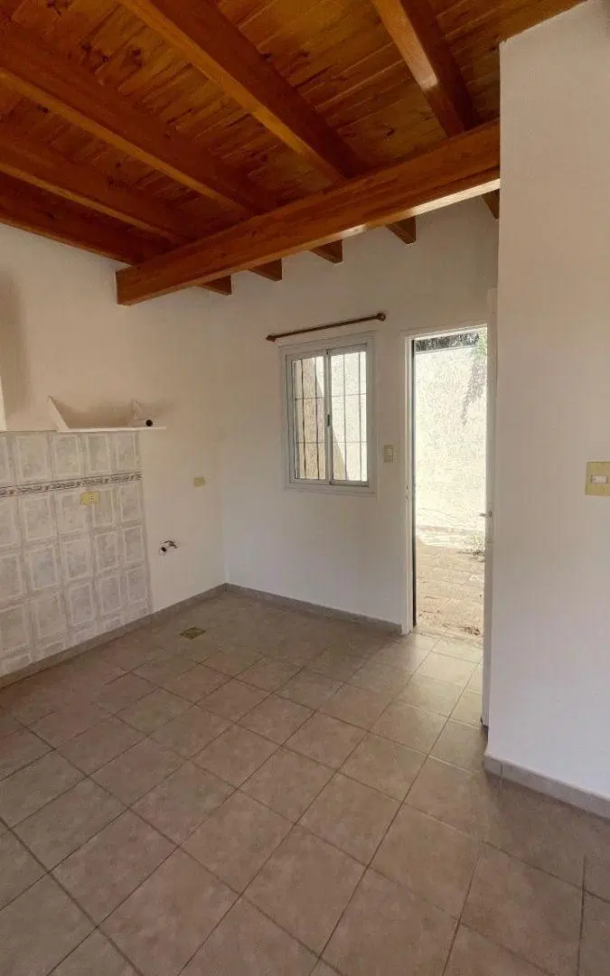 Departamento en alquiler c/ cochera en Rodeo de la Cruz 5