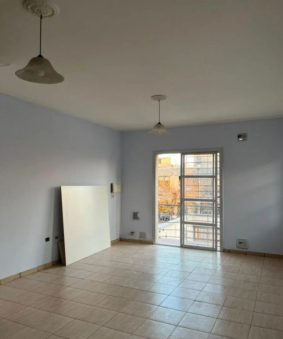 Departamento en alquiler c/ cochera en Las Cañas 5