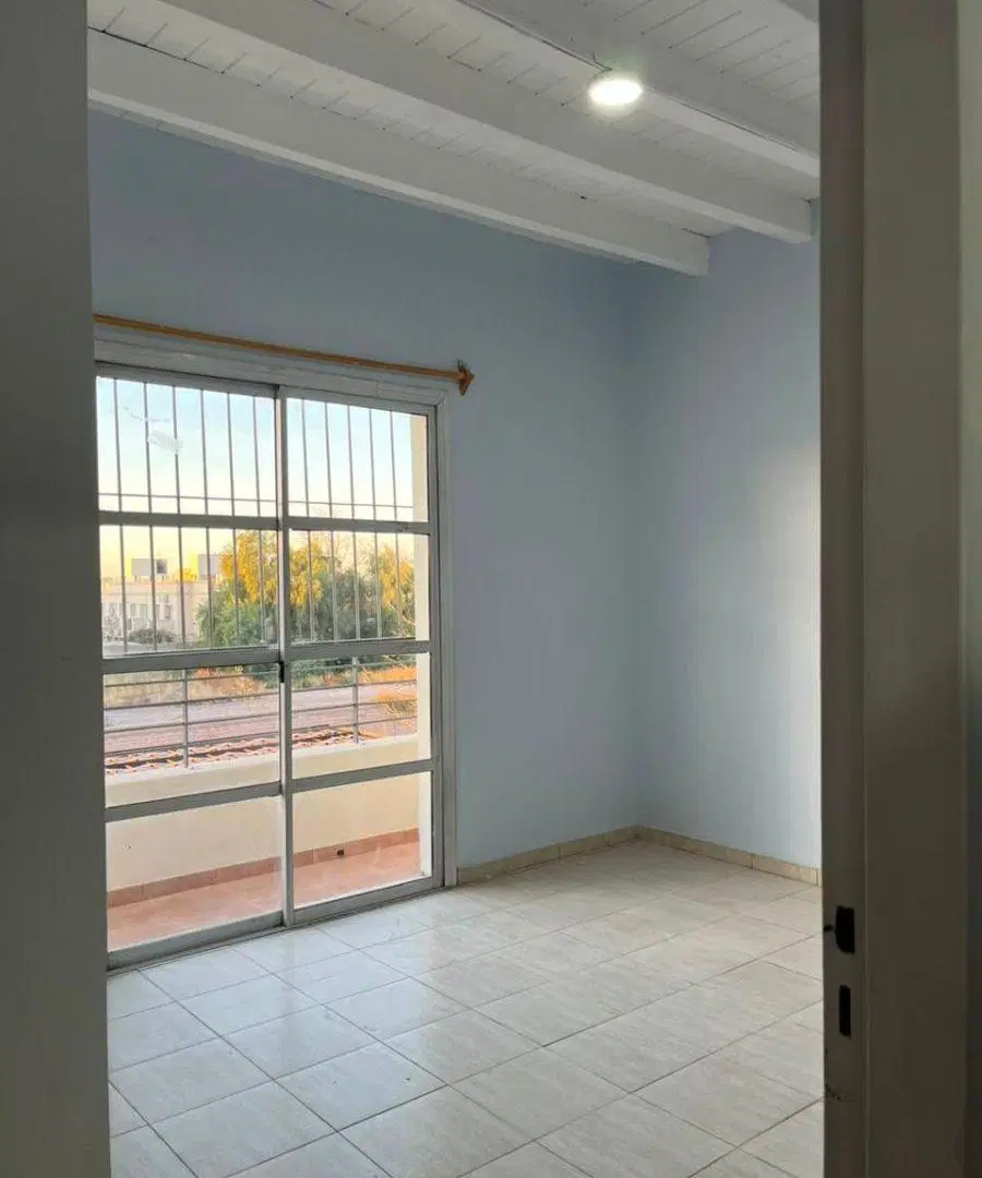Departamento en alquiler c/ cochera en Las Cañas 4