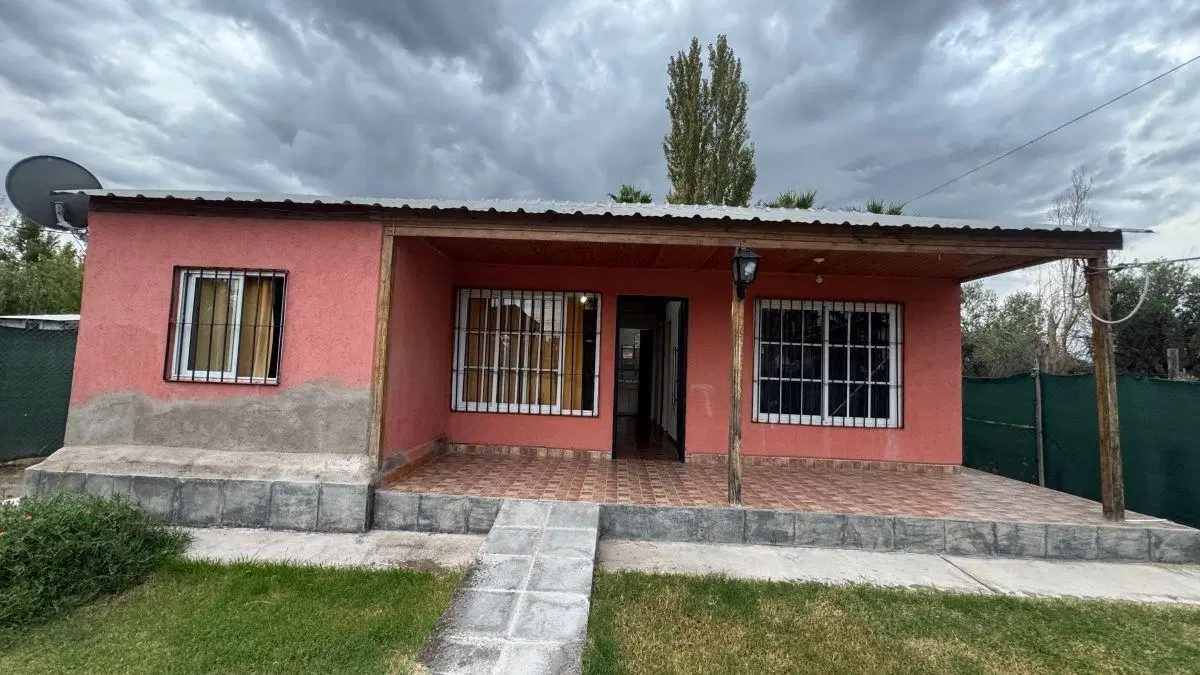 Casa en venta c/ cochera en Los Corralitos 1