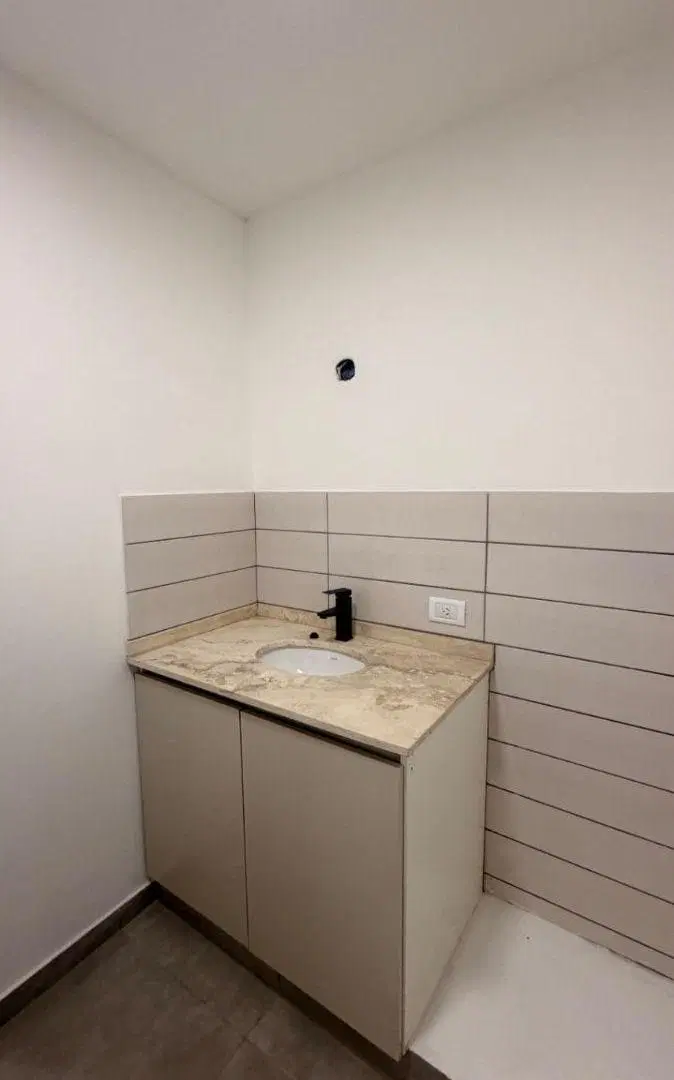 Departamento en alquiler c/ cochera en Villa Nueva 3