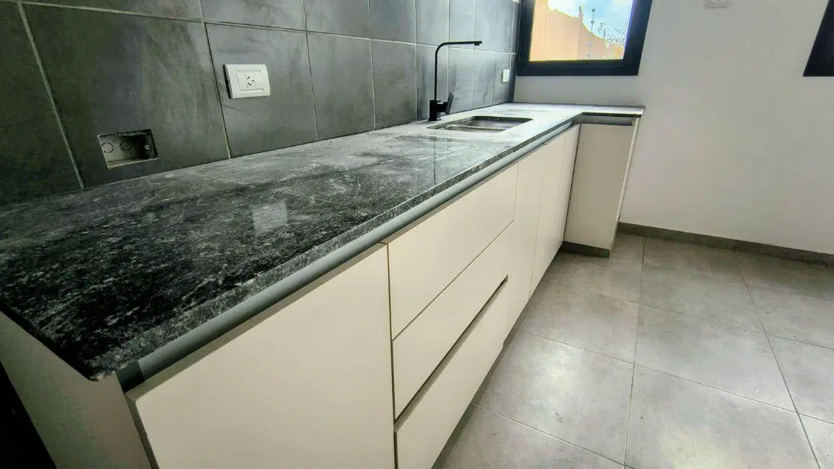Departamento en alquiler c/ cochera en Villa Nueva 8