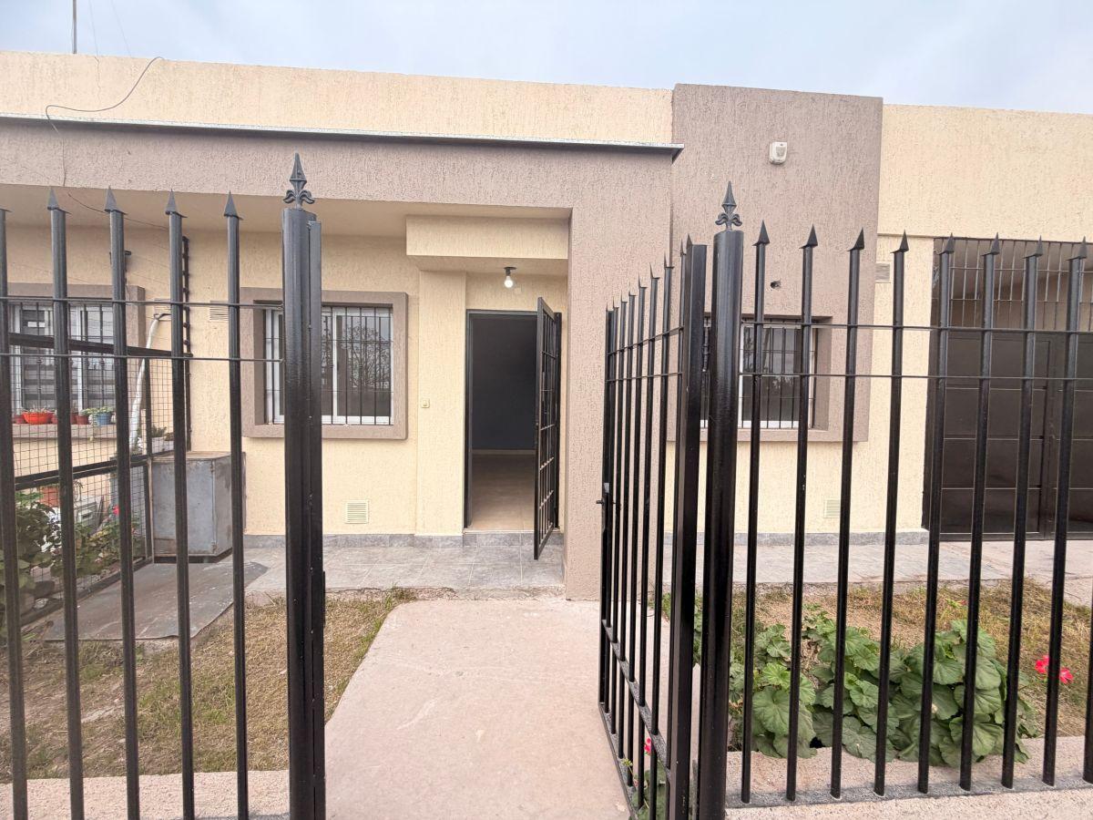 Foto de Casa en venta c/ cochera en Rodeo de la Cruz, imagen 1