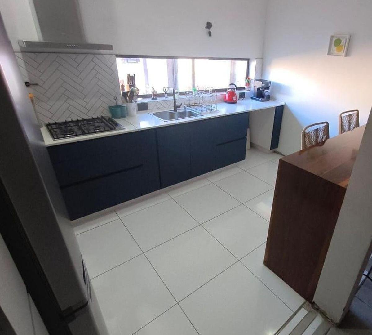 Foto de Casa en venta c/ cochera en Otros barrios, imagen 2
