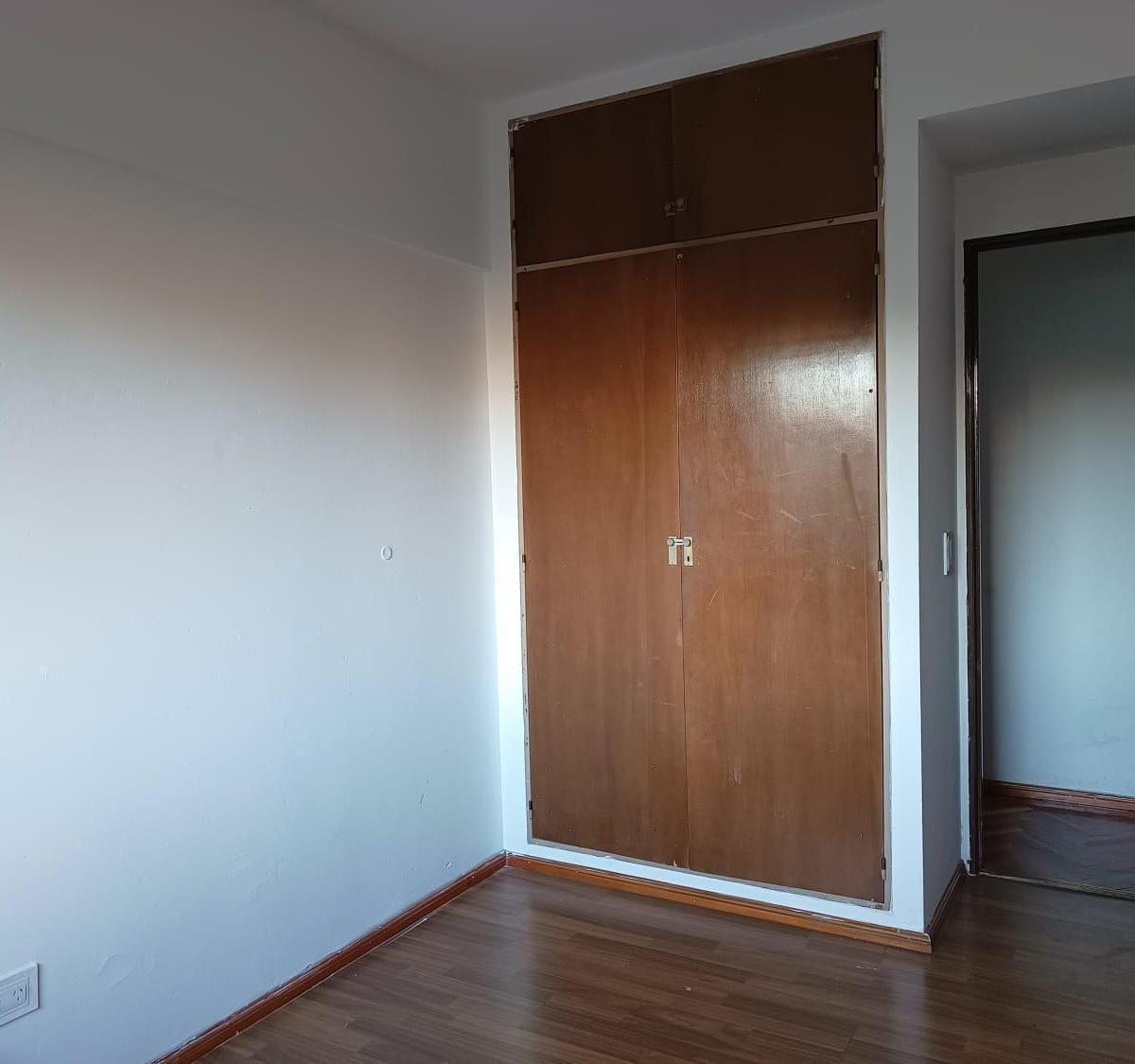 Excelente Departamento de Tres Ambientes con Balcon y Patio Venta 4