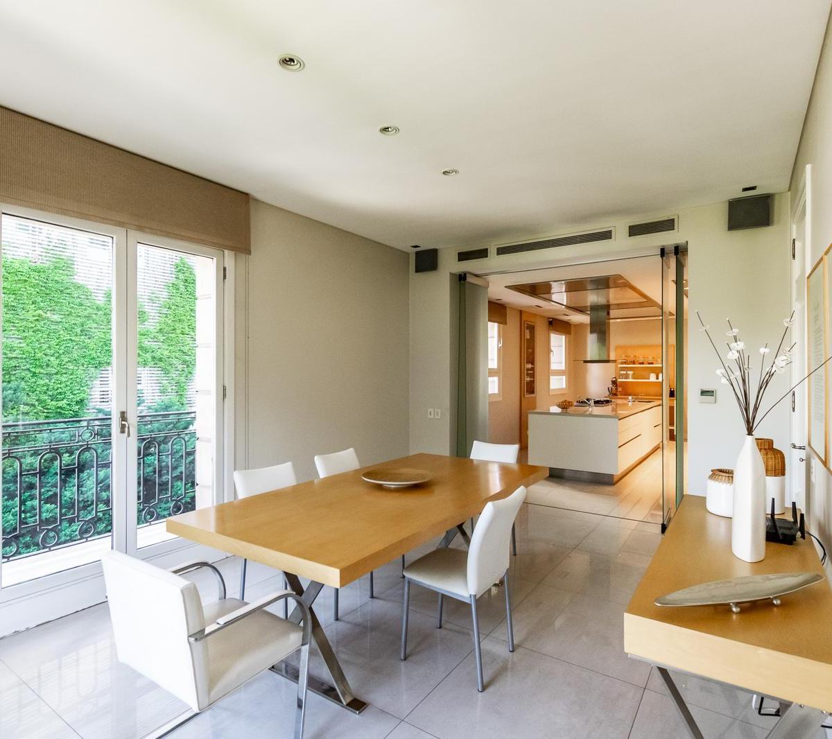 Venta Piso Edif Grand Bourg Av Figueroa Alcorta Esq Tagle, Piso 2