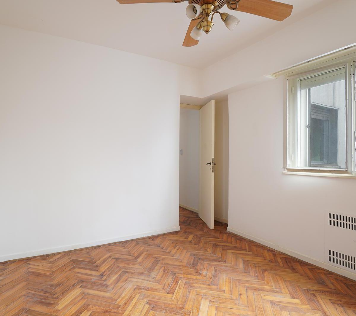 Venta de Departamento de 4 Ambientes en Monserrat 4