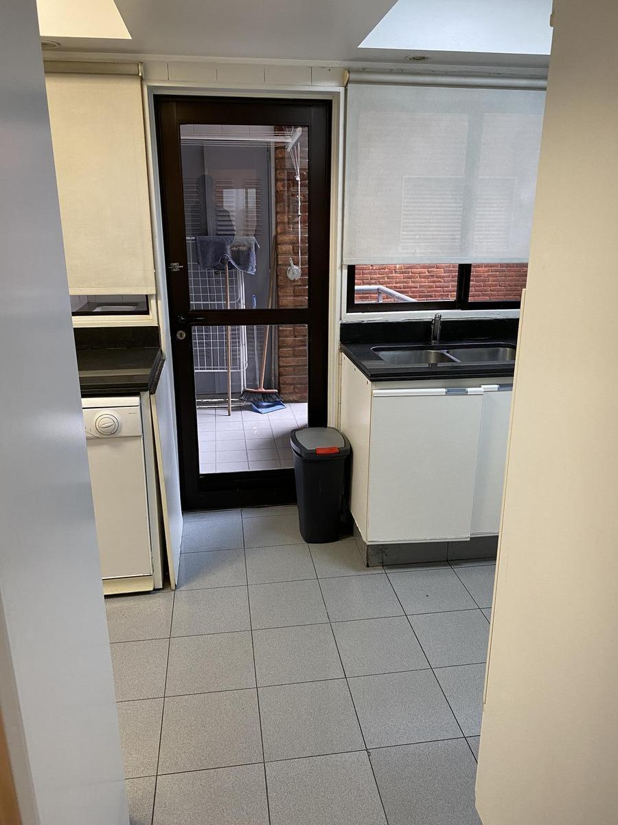 Departamento en Venta 4 Ambientes con Dependencia y Cochera Flores 5