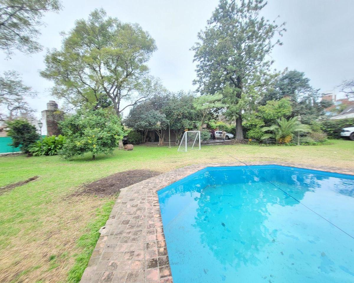 Venta Casa con Pileta - Hurlingham 4