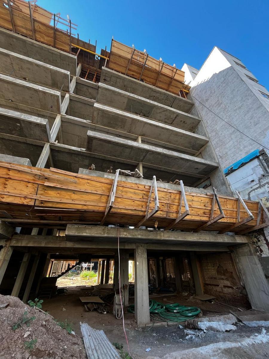 Venta - Dep. Duplex en Pozo con Balcón - Morón (Centro) 2