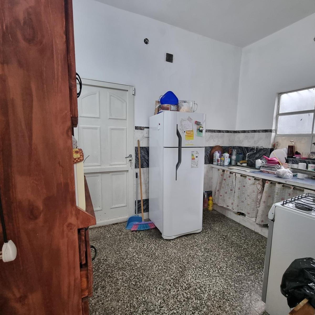 Foto de Casa 3 ambientes con entrada para auto y jardín., imagen 3