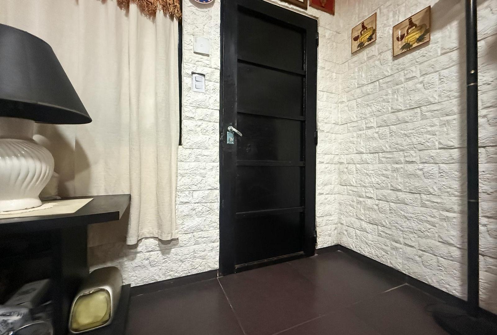 PH 2 ambientes en Caseros venta patio
