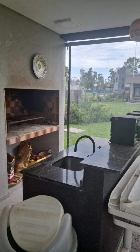 Casa en venta en Santa Emilia, Pilar del Este