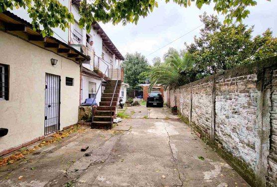 VENTA CASA EN BLOQUE CON 4 DEPARTAMENTOS EN ITUZAINGO NORTE