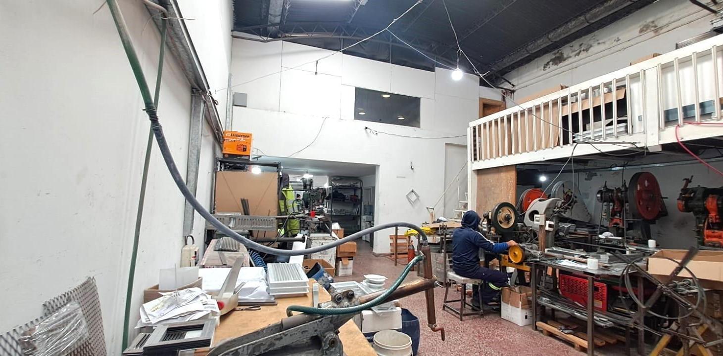 Foto de Depósito en Flores en venta, imagen 4