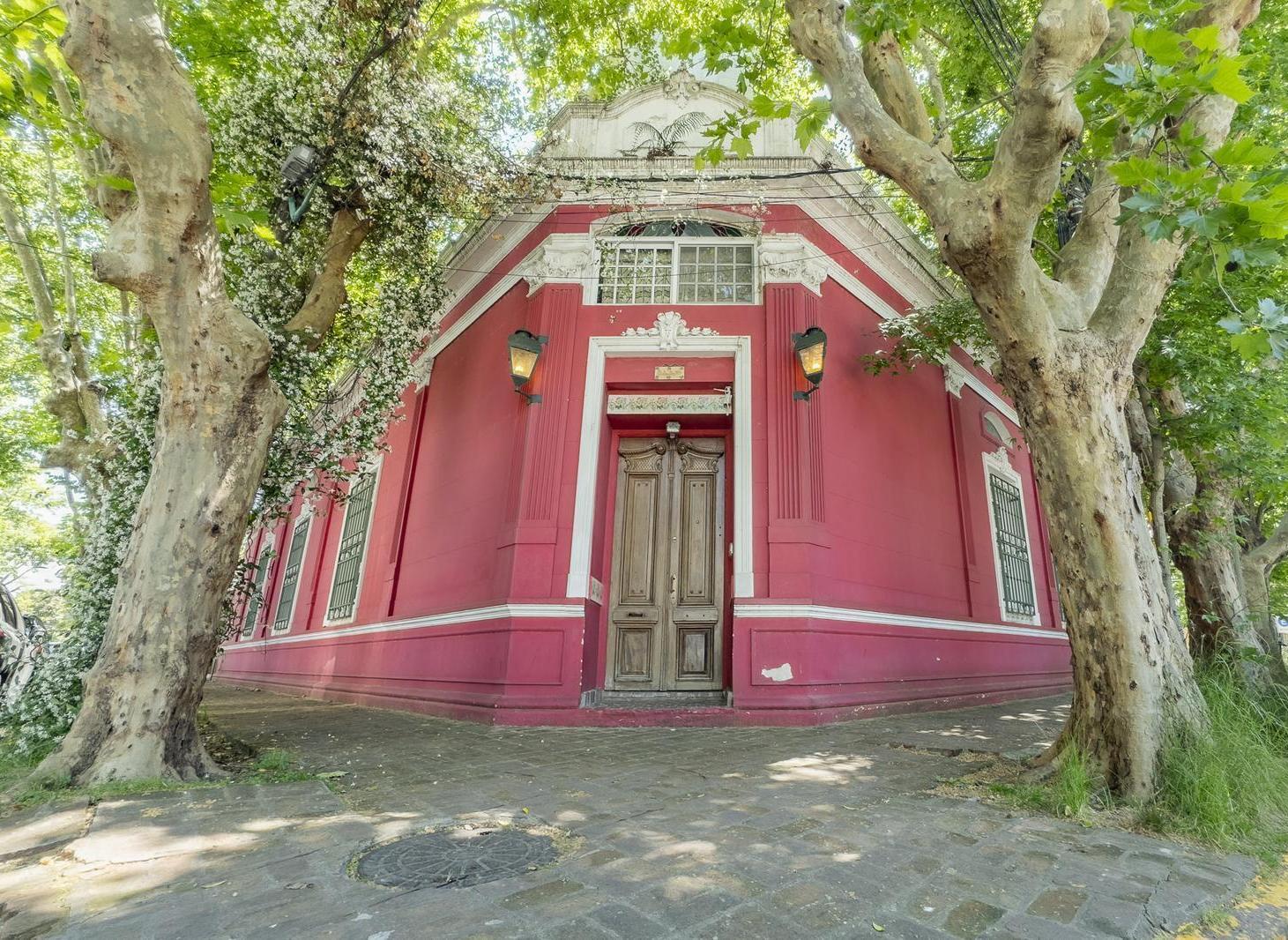 Casa 8 ambientes en Olivos venta