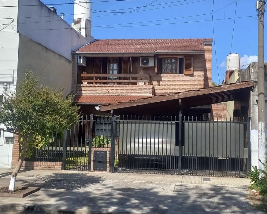 CASA 5 AMBIENTES COCHERAS PATIO TERRAZA HAEDO