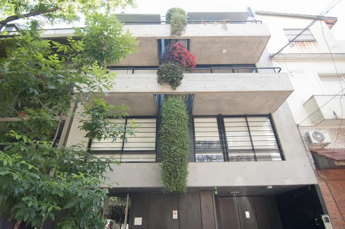 VENTA 4 AMBIENTES 2 COCHERAS CON PATIO Y PARRILLA CABALLITO, FINANCIADO 4