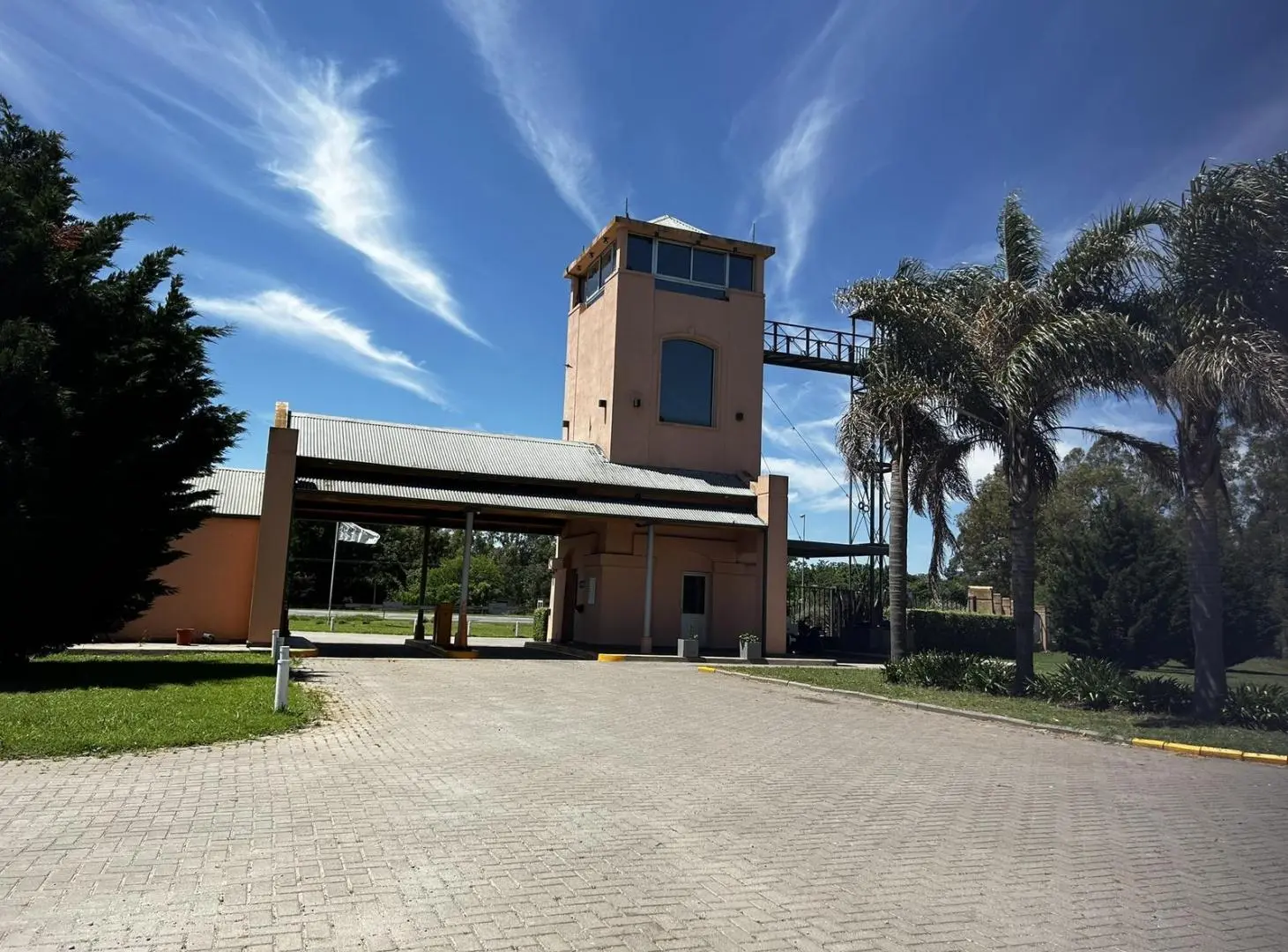 Casa en  exclusivo Club de Campo con instalaciones de Spa de aguas termales venta el mirador 3