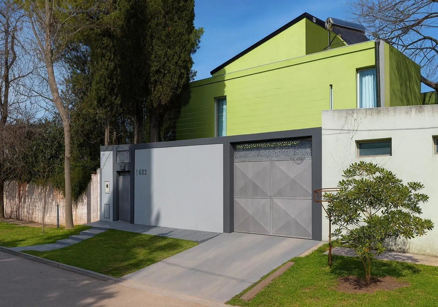 Casa 6 ambientes en Ranelagh con cochera y pileta 2