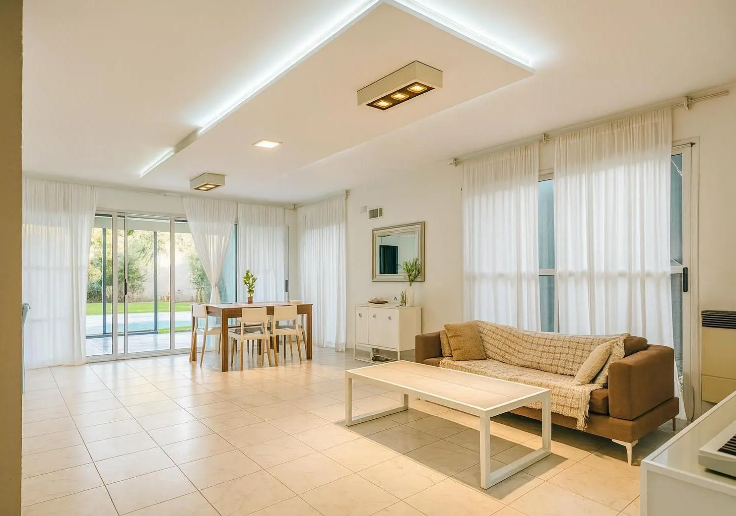 Casa 6 ambientes en Ranelagh con cochera y pileta 5