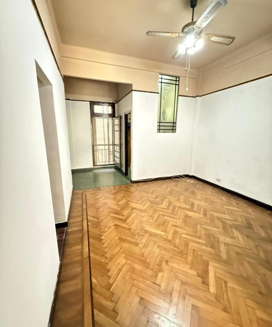 Venta Departamento de 3 ambientes al frente, con 50 m² bien distribuidos, San Telmo.