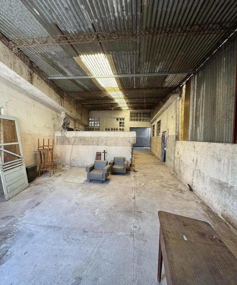 Galpón, casa 3 amb con jardín  venta 3