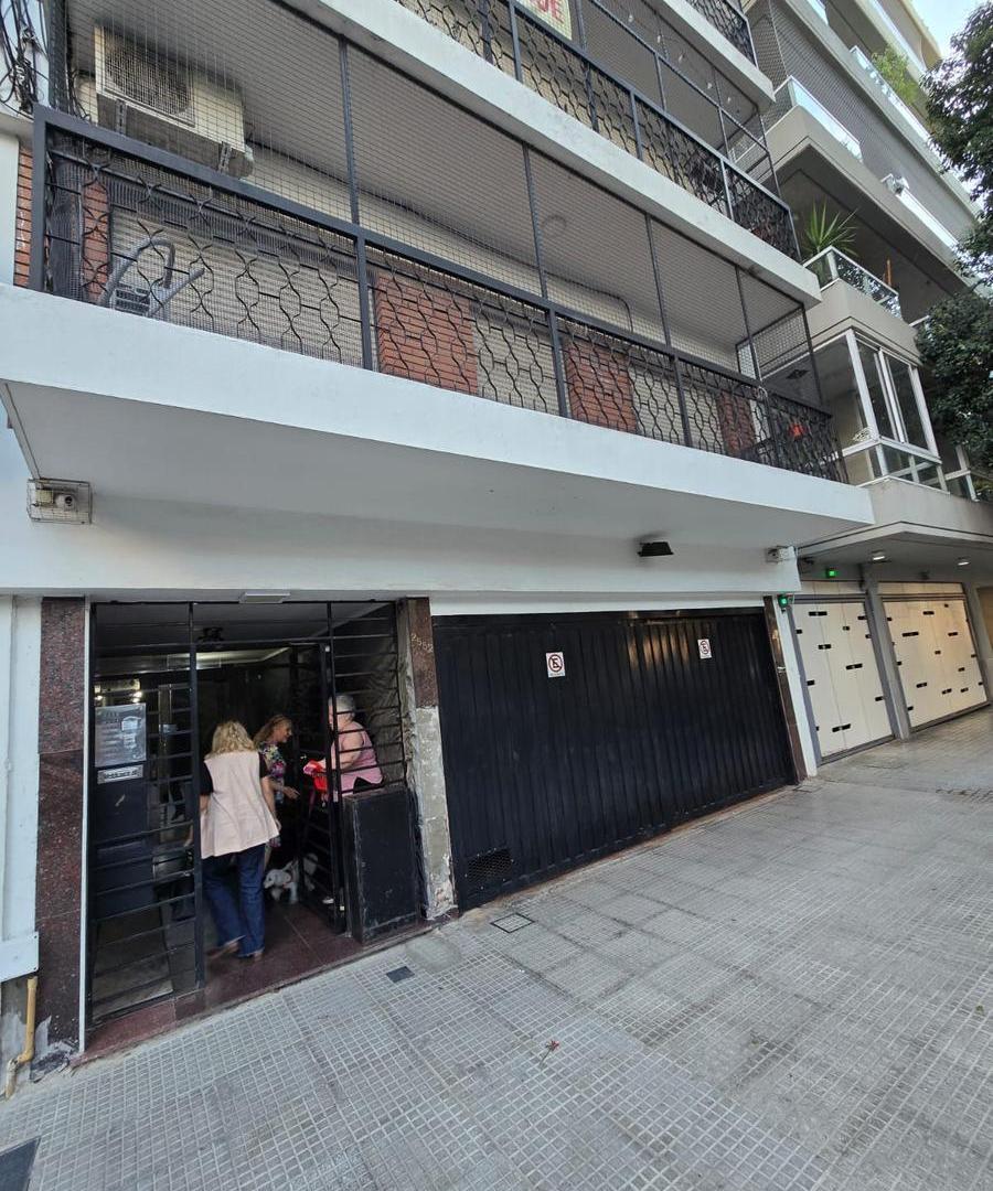 Departamento de cuatro ambientes con cochera alquiler