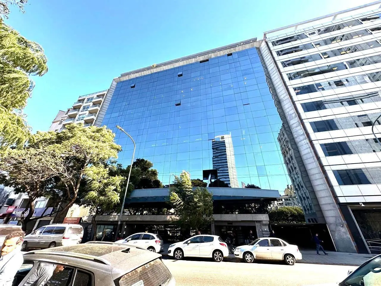 OFICINA ALQUILER | EDIFICIO WORLD TRADE CENTER | 450 M2 + 4 COCHERAS | LIMA AL 300 2