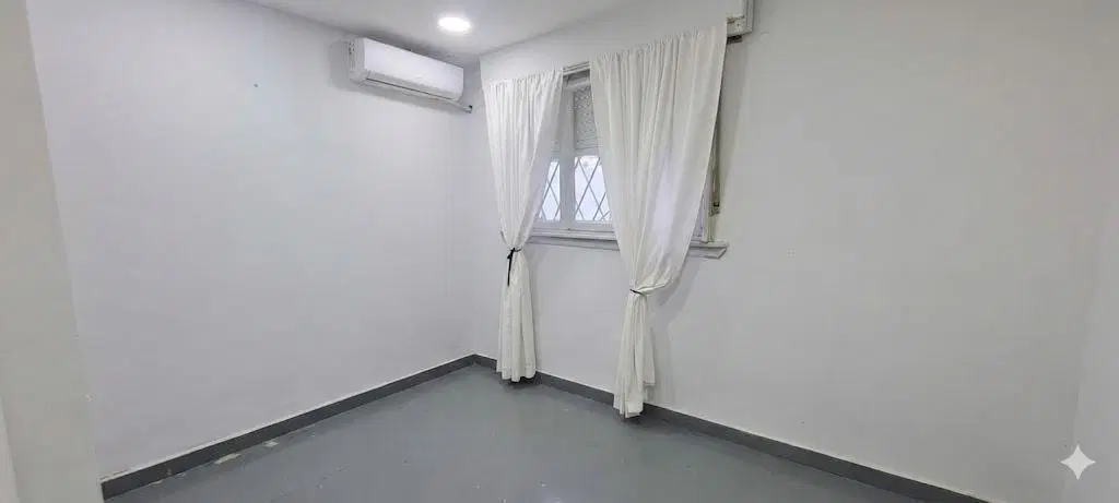 Depósito entrada por doble calle en Villa Martelli en venta 5
