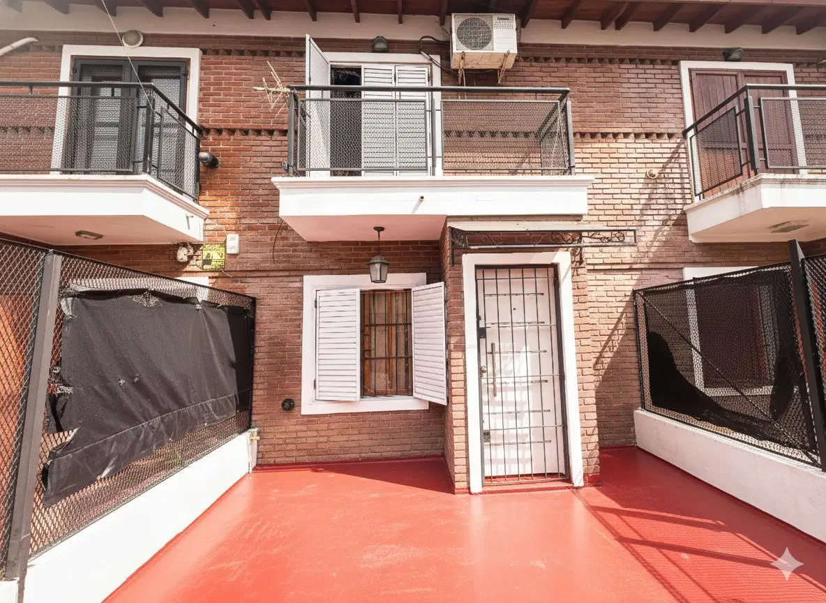 Casa 4 ambientes con cochera y patio, Quilmes en venta 2