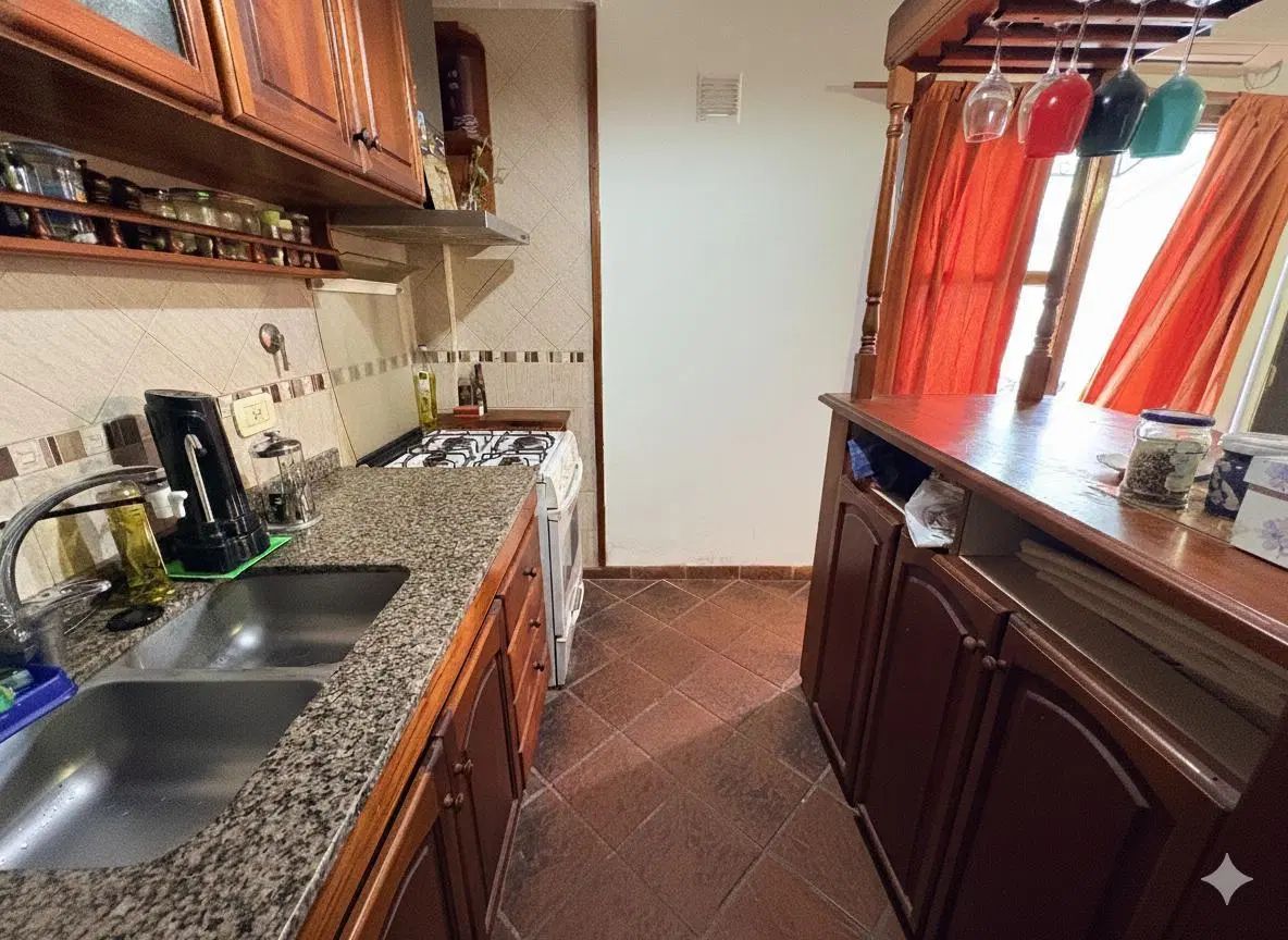 Casa 4 ambientes con cochera y patio, Quilmes en venta 5
