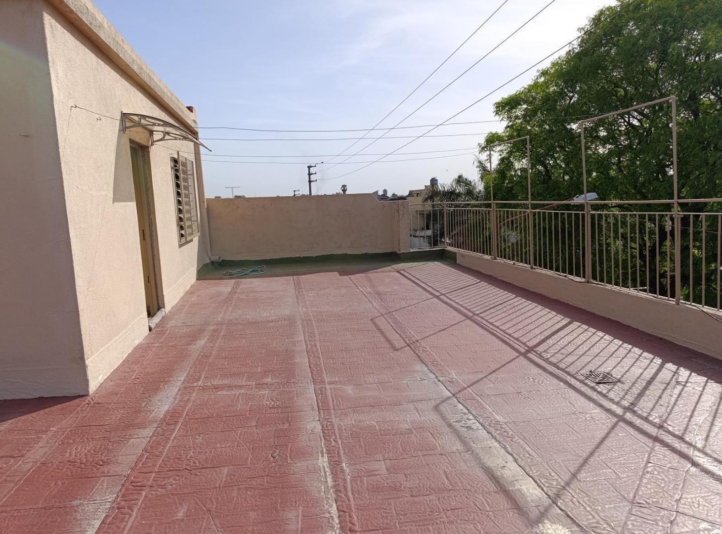 Casa 5 Ambientes APTO CREDITO C/ 2 Locales, Cochera, Parque y Terraza. Venta-San Justo