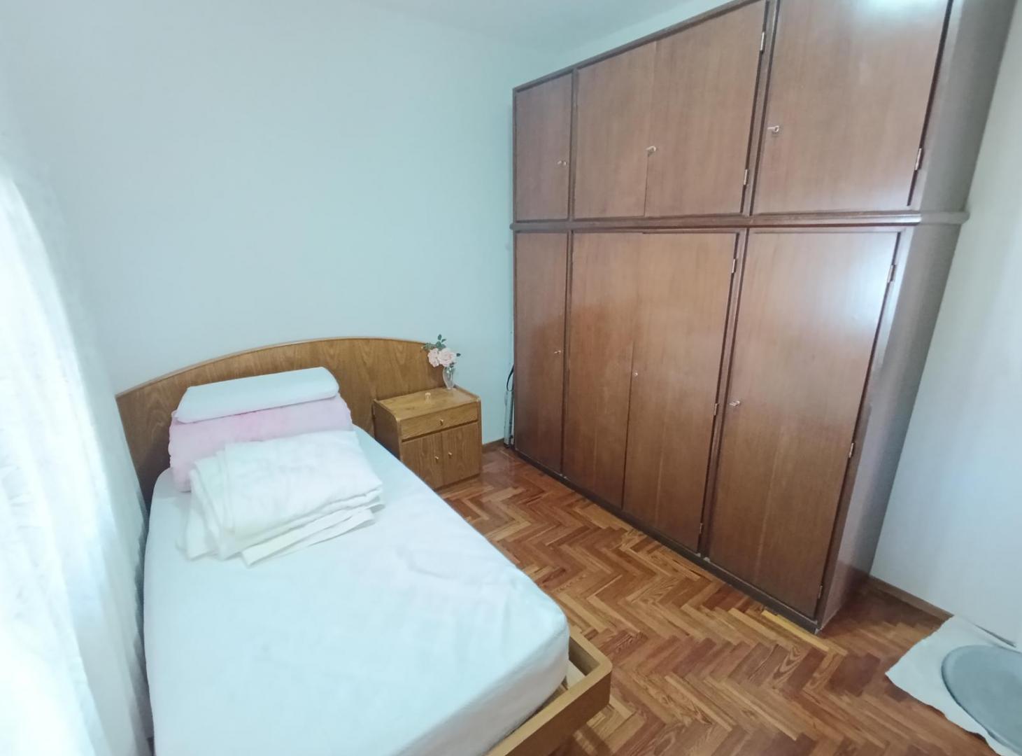 Casa 5 Ambientes APTO CREDITO C/ 2 Locales, Cochera, Parque y Terraza. Venta-San Justo