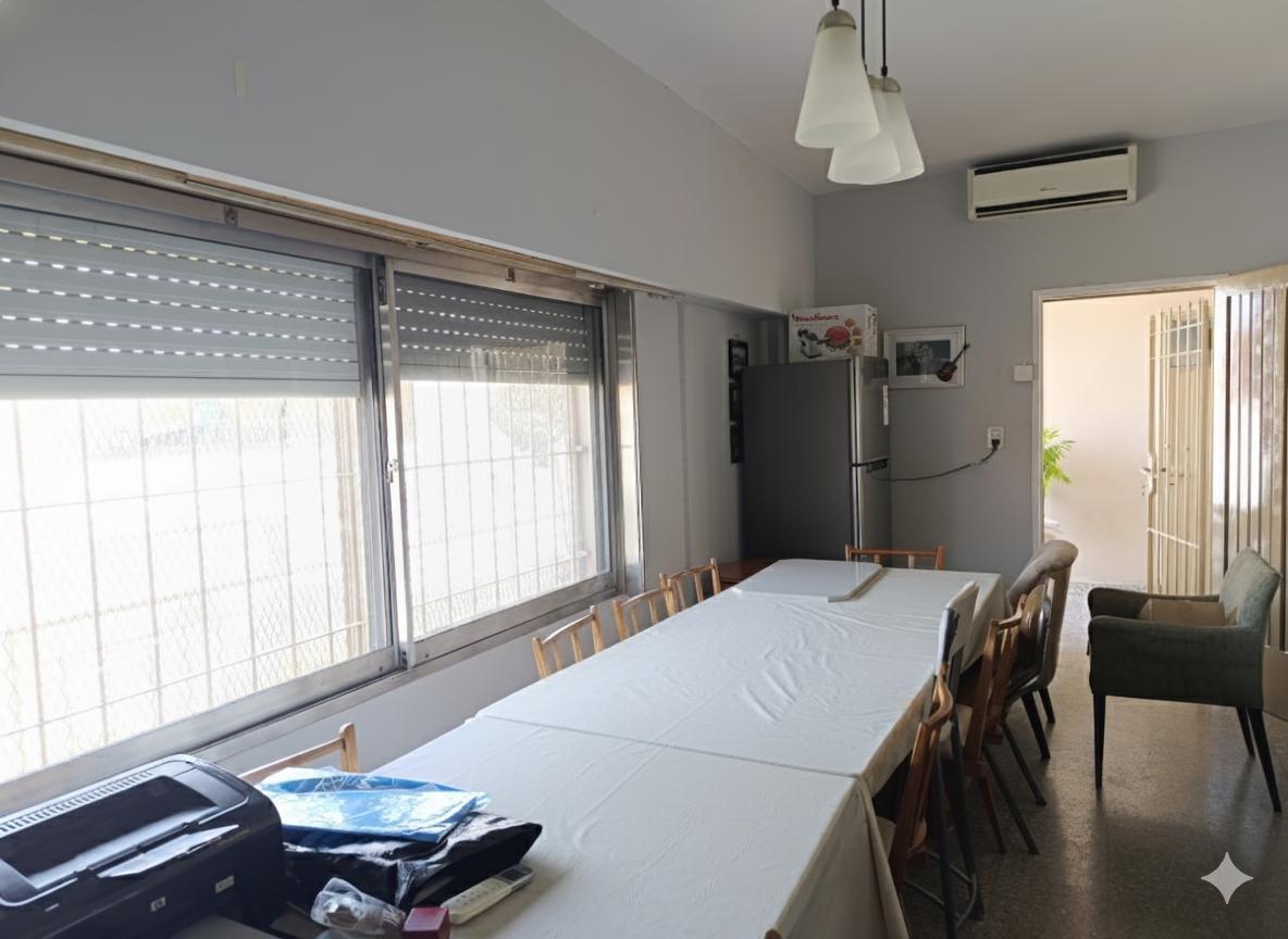 Casa 5 Ambientes APTO CREDITO C/ 2 Locales, Cochera, Parque y Terraza. Venta-San Justo