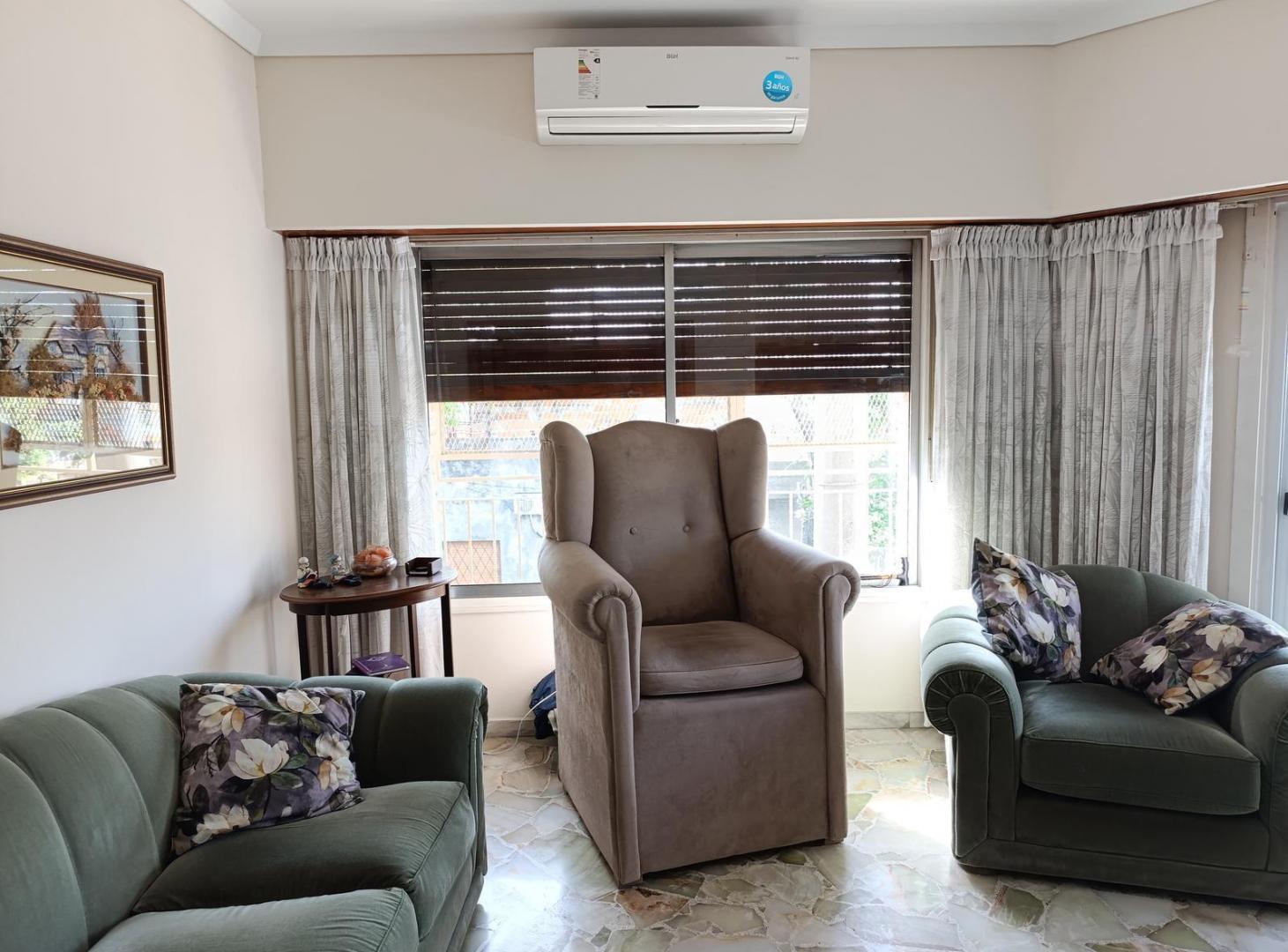 Casa 5 Ambientes APTO CREDITO C/ 2 Locales, Cochera, Parque y Terraza. Venta-San Justo