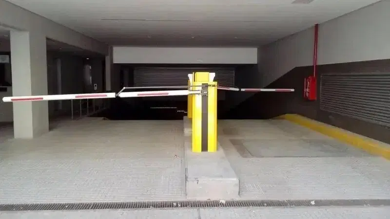 Cocheras en Segundo Subsuelo, baño, doble rampa, ascensor, seguridad 24hs, pool de renta 2