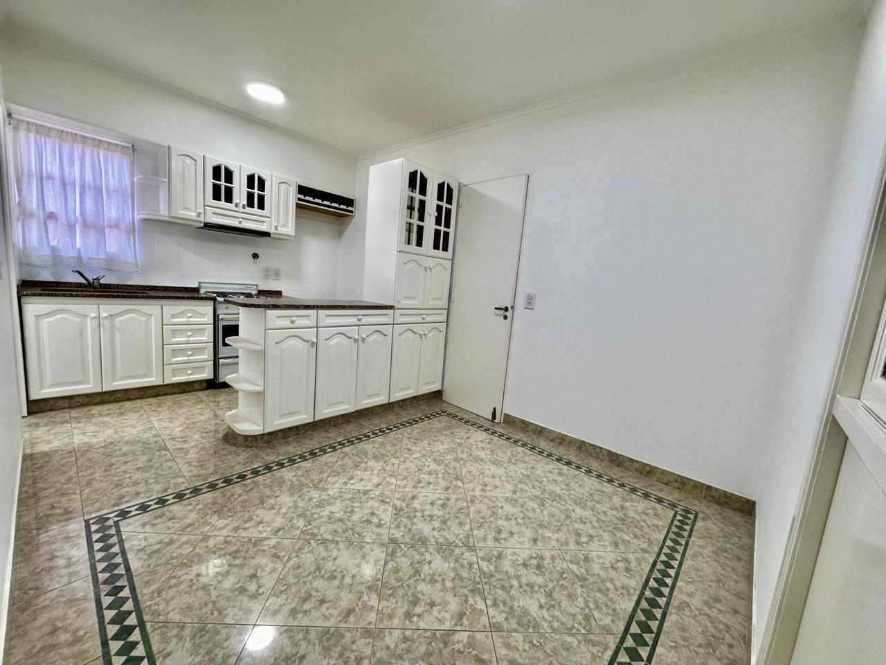 Foto de NUEVA YORK 3800 | VILLA DEVOTO | ALQUILER | 4 AMBIENTES CON DEPENDENCIA | COCHERA Y BAULERA, imagen 5