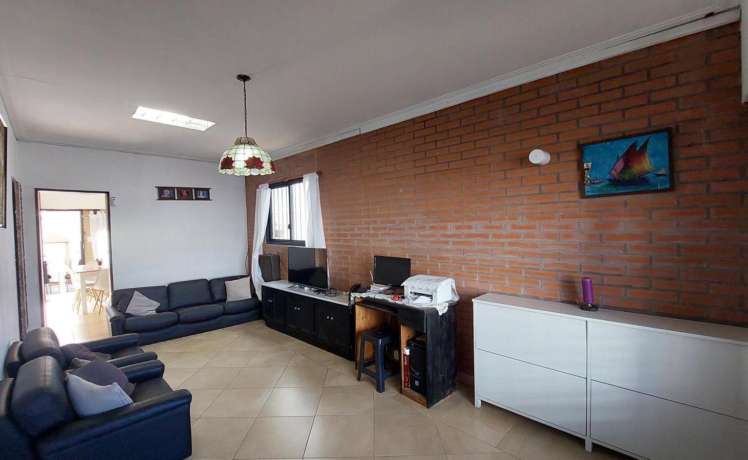 Foto de Venta Casa en Remedios De Escalada, imagen 1