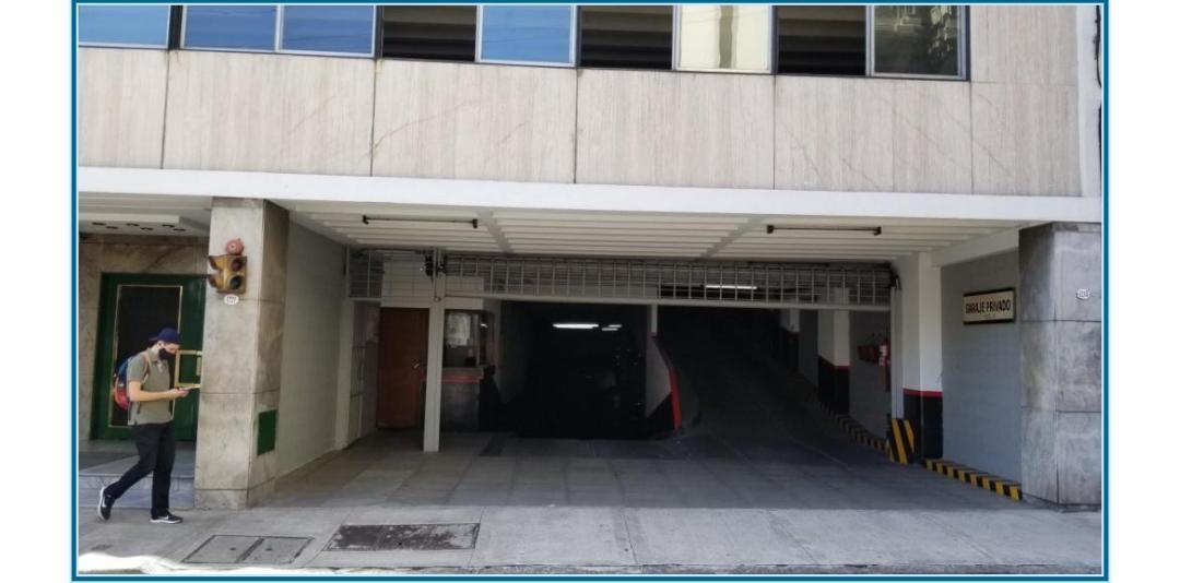 VENTA COCHERA FIJA CUBIERTA - TRIBUNALES - APTA CAMIONETA - SEGURIDAD