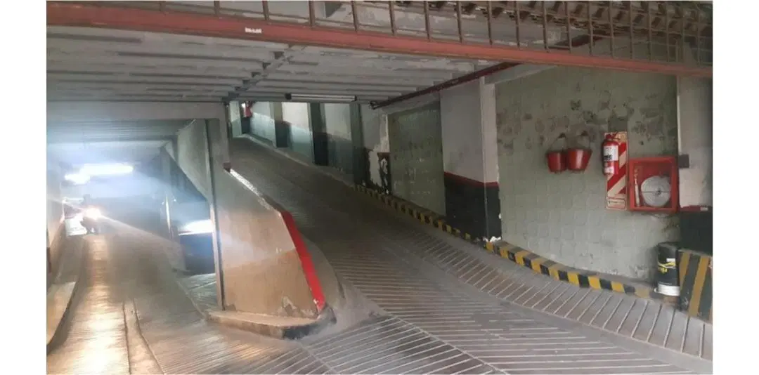 VENTA COCHERA FIJA CUBIERTA - TRIBUNALES - APTA CAMIONETA - SEGURIDAD 2
