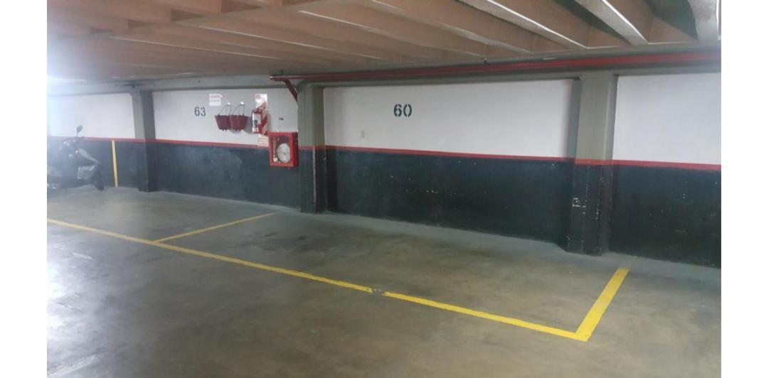 Foto de VENTA COCHERA FIJA CUBIERTA - TRIBUNALES - APTA CAMIONETA - SEGURIDAD, imagen 4