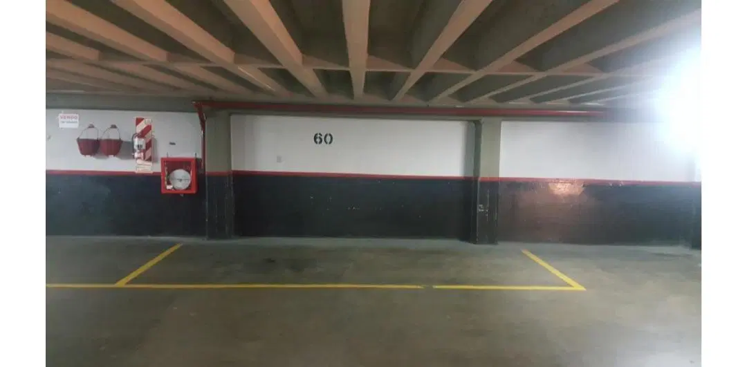 VENTA COCHERA FIJA CUBIERTA - TRIBUNALES - APTA CAMIONETA - SEGURIDAD 3