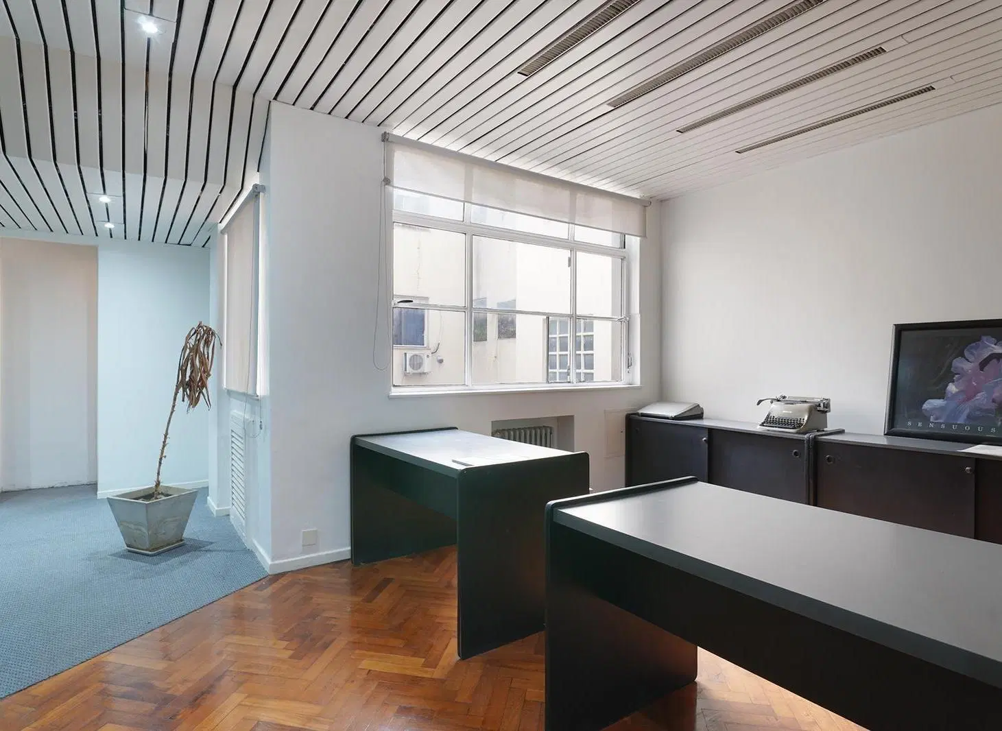 VENTA OFICINA 82 M² - 3 DESPACHOS - SALA DE REUNIONES - MONSERRAT - AMOBLADO 3