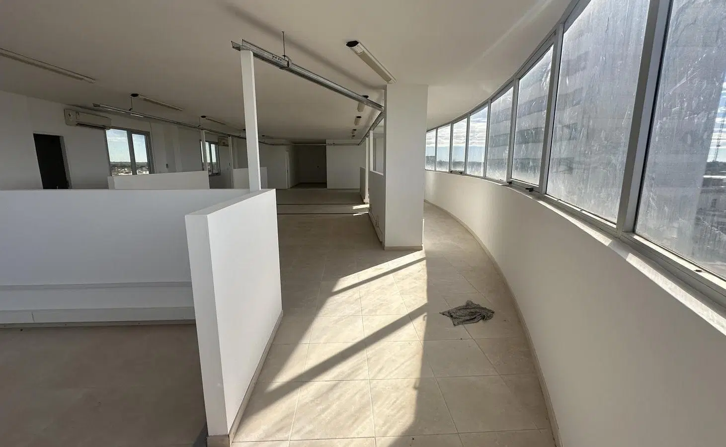 Alquiler Oficina en Dolores 200 m2 luminoso 5