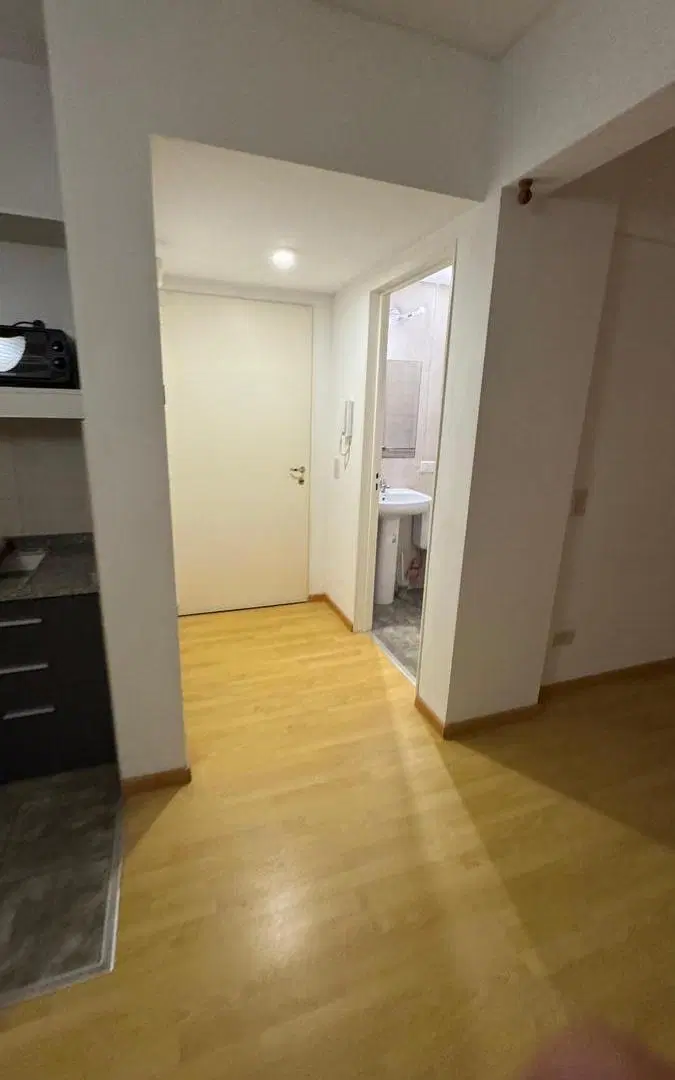 DEPARTAMENTO CON BALCÓN AL FRENTE ALQUILER 5
